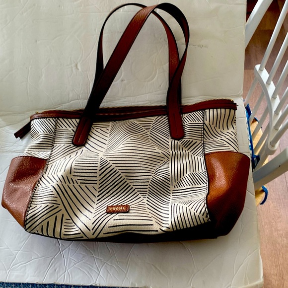 Fossil Handbags - women’s fossil pocketbook tanning color straps on top 12 x 15 everything works